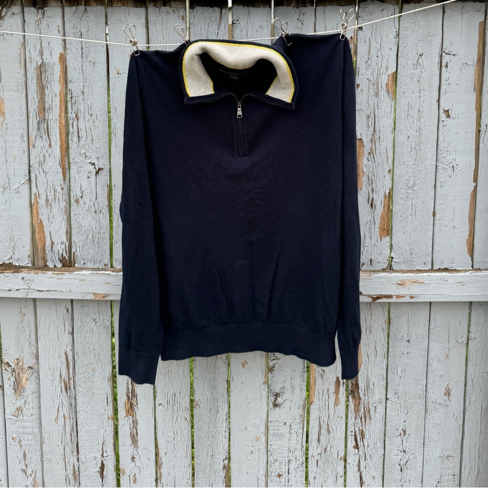 Banana Republic Men's Pima Cotton Cashmere Navy Sweater with Cream Collar Size M